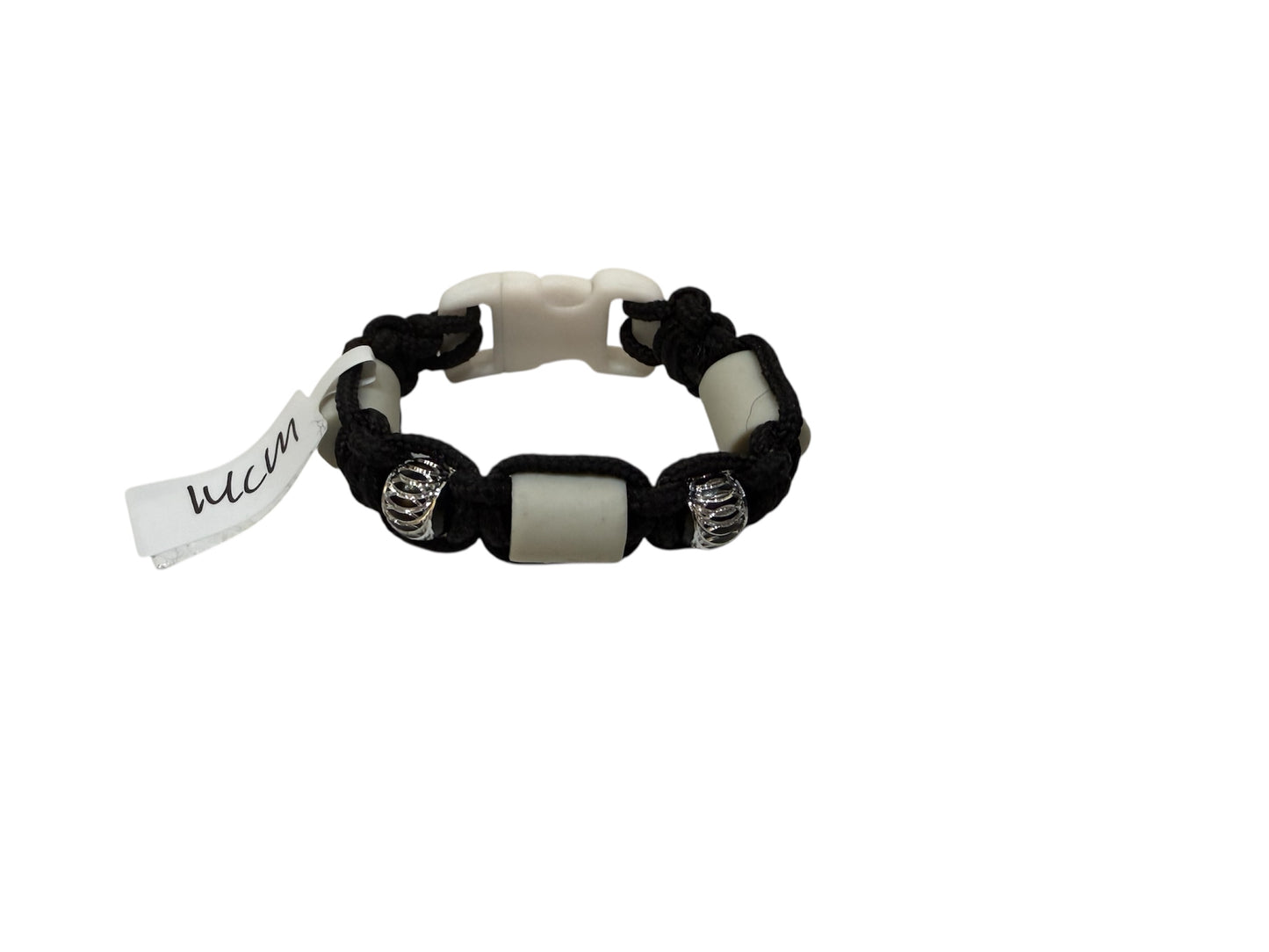 Giftfria fästingarmband till människor