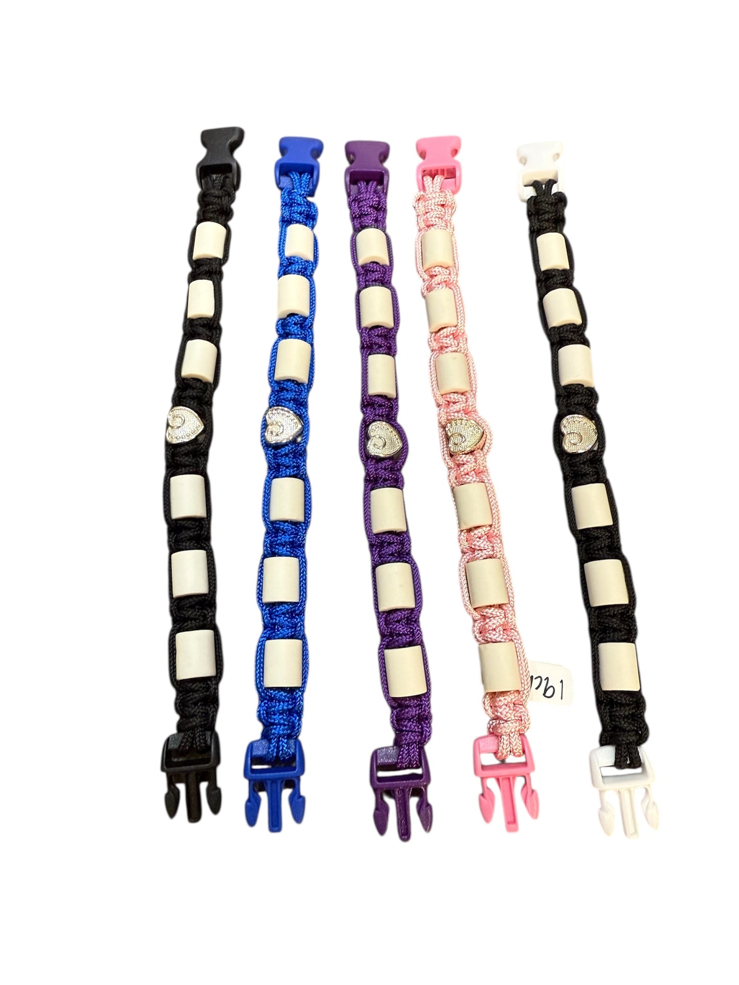 Giftfria fästingarmband till människor